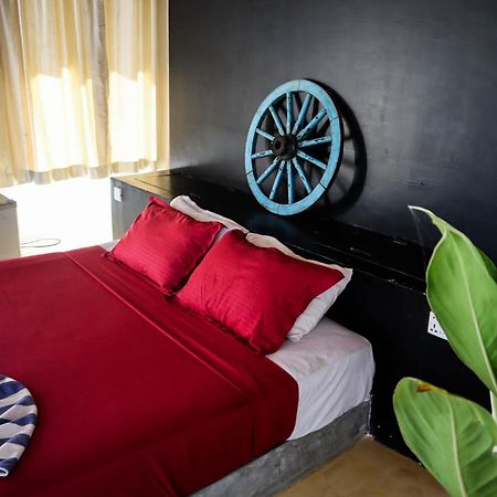 Singhe House Hotell Dikwella Eksteriør bilde