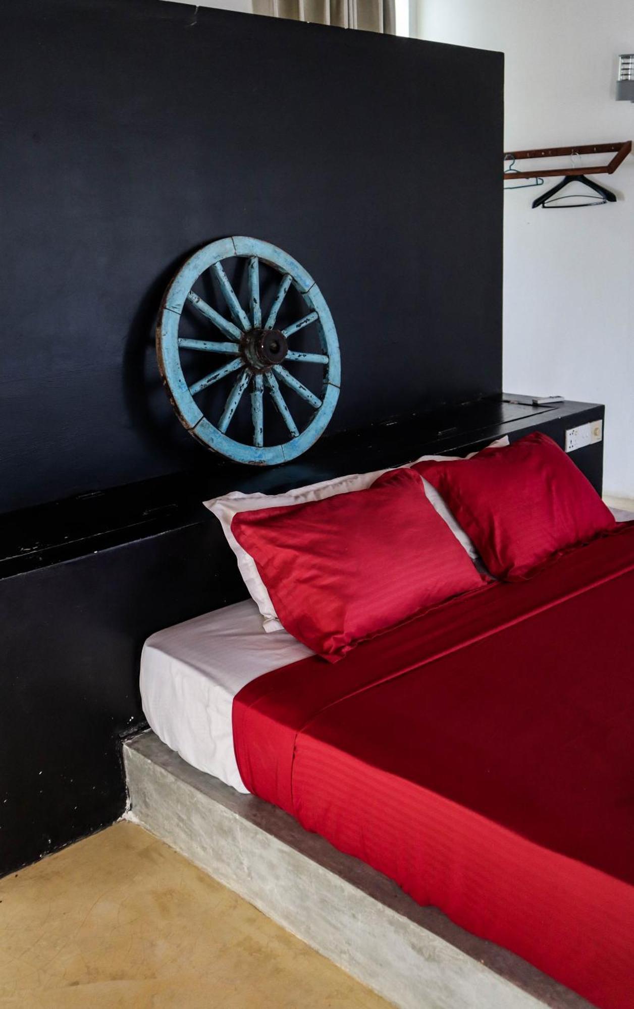 Singhe House Hotell Dikwella Eksteriør bilde